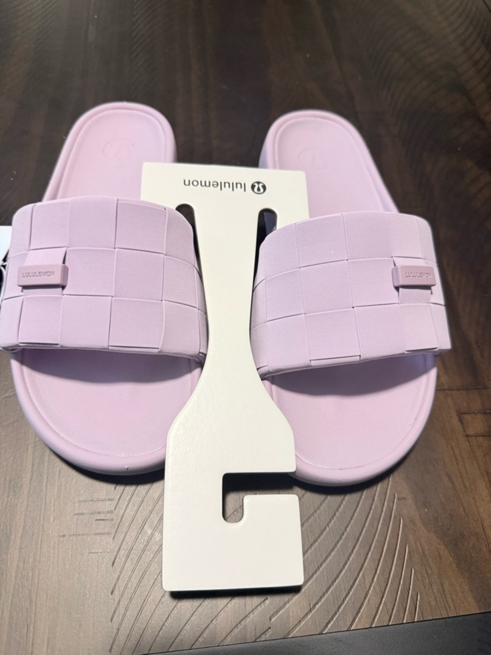 NWT - Lululemon Lilac Play Restfeel Woven Slide w/FREE red Lulu shopping tote - Picture 2 of 13